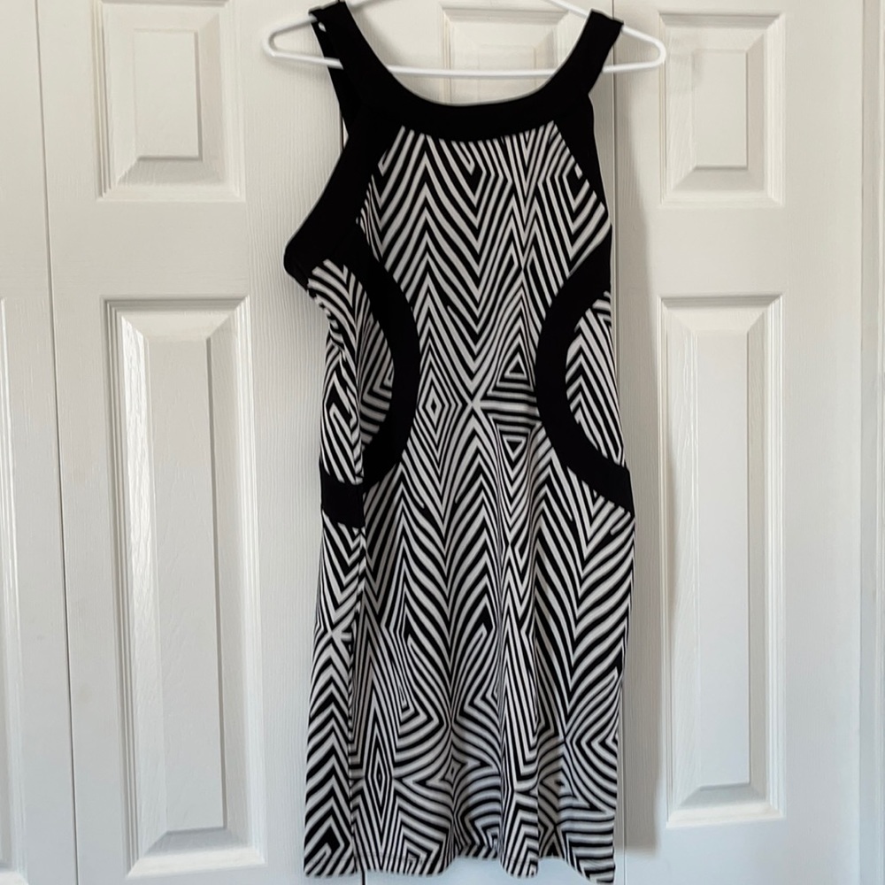 🔥🔥HOST PICKED💥💥BNWT Lily Morgan dress size M🔥🔥